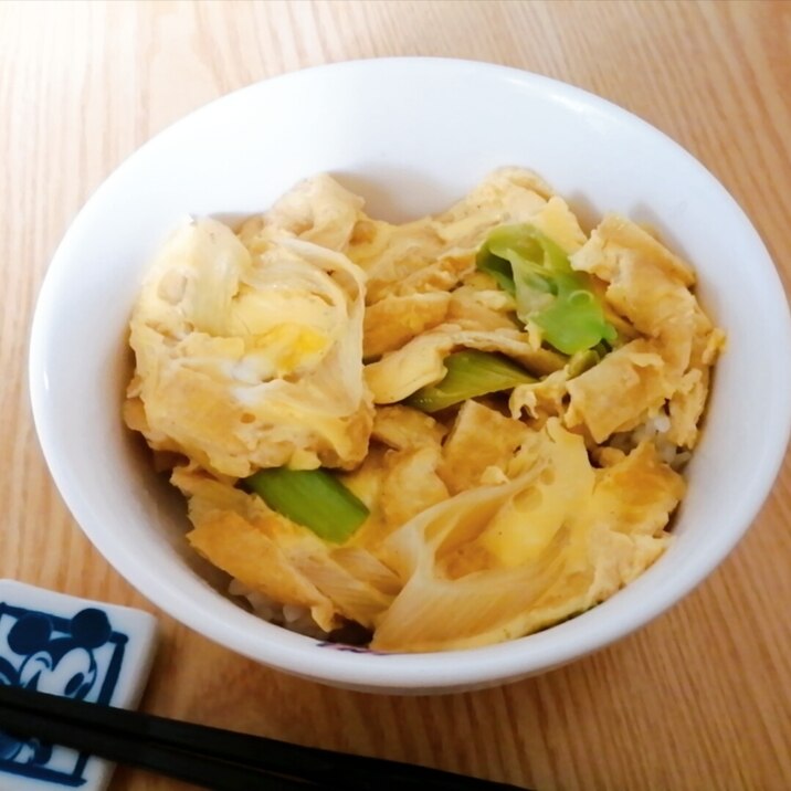 油揚げとねぎの卵とじ丼